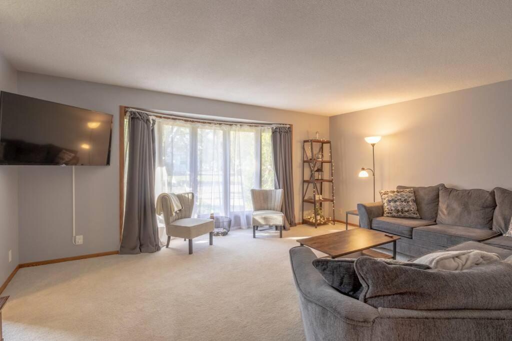Family Home W/ 2 King, 2 Queen Beds + Game Room Bemidji Esterno foto