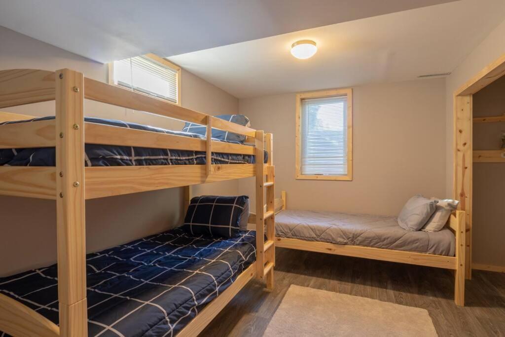 Family Home W/ 2 King, 2 Queen Beds + Game Room Bemidji Esterno foto